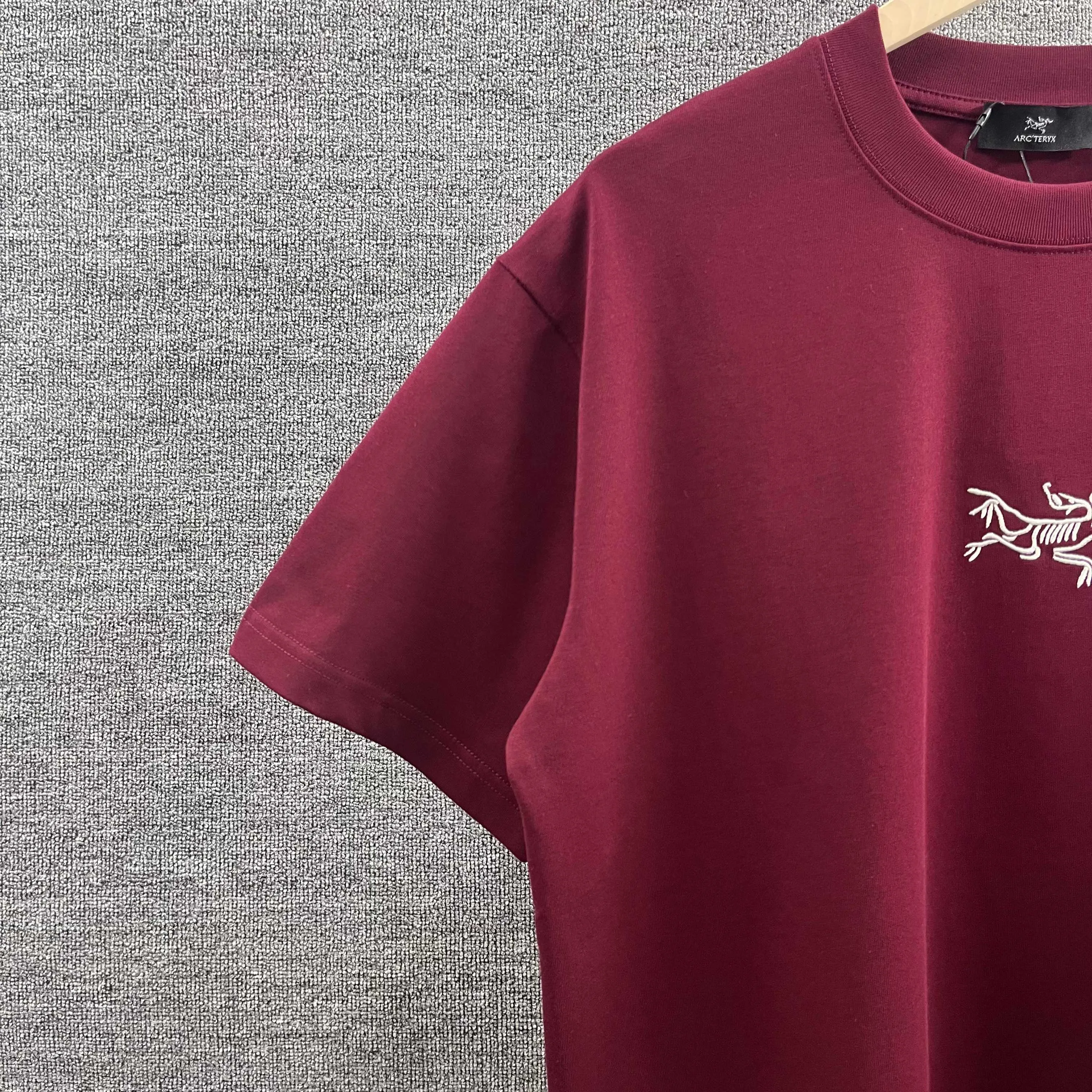 AR*C'TE*RYX* * 2026 New Arrival Classic logo T Same Style ：Black White Red Size： S （90-130 ） M （120-150 ） L （140-165 ） XL （160-180 ） XXL （180 ）